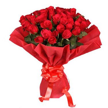 send 50 pcs red roses in bouquet to dhaka